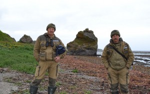 Госинспекторы Астраханского заповедника Владимир Николаев и Семен Митрофанов (слева направо)