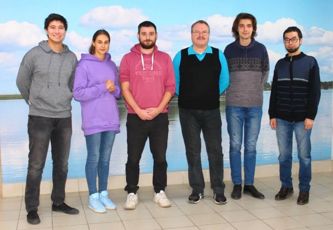 Участники экспедиции с сотрудниками заповедника